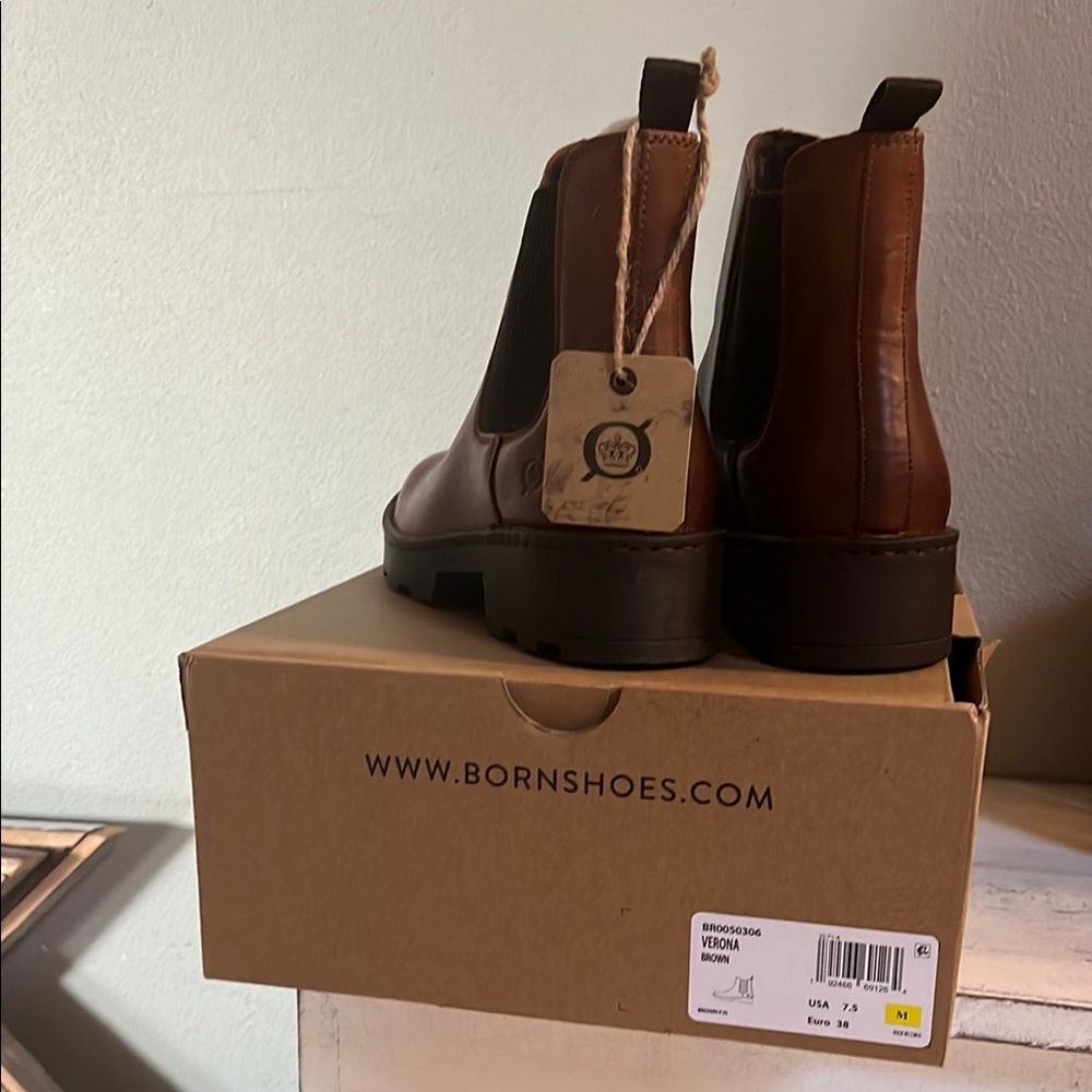 Born 🌟HP🌟 Brown Leather Ankle Boot Women’s Boots - Picture 2 of 7